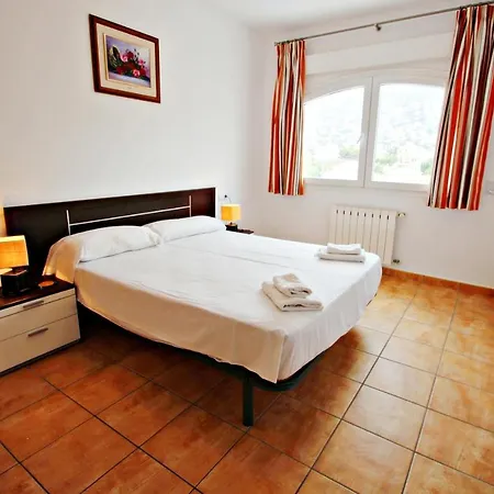Canuta Mar 16 - Holiday With Private Swimming Pool In Caple Calp