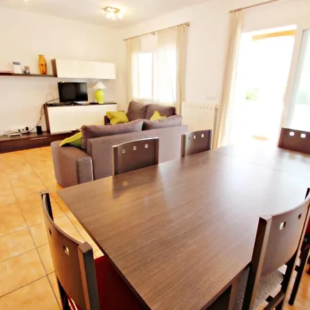 Canuta Mar 16 - Holiday With Private Swimming Pool In Caple Villa