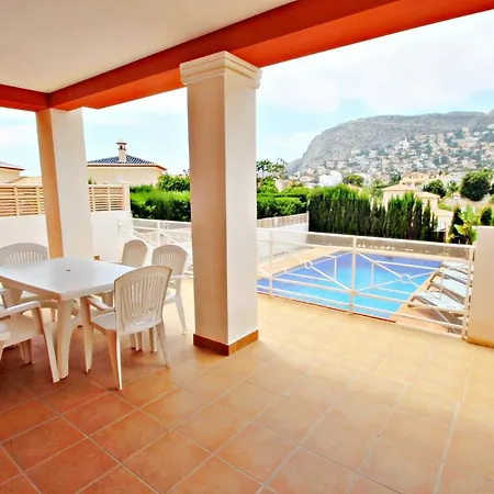 Canuta Mar 16 - Holiday With Private Swimming Pool In Caple